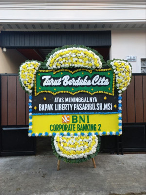 Papan Bunga Duka di Sungai Harapan