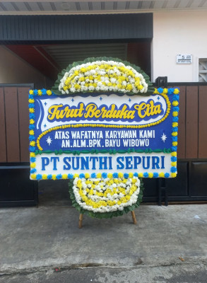 Papan Bunga Duka di Sungai Harapan